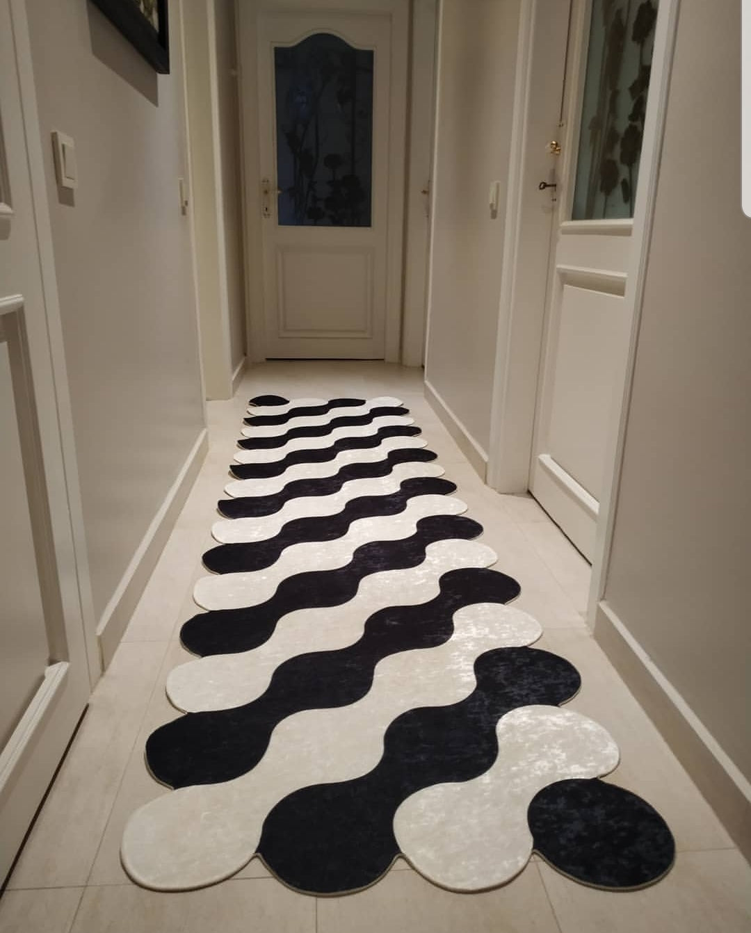 FORM SİYAH BEYAZ - Kaymaz Deri Taban Makinede Yıkanabilir Salon Oturma Odası Mutfak Halısı