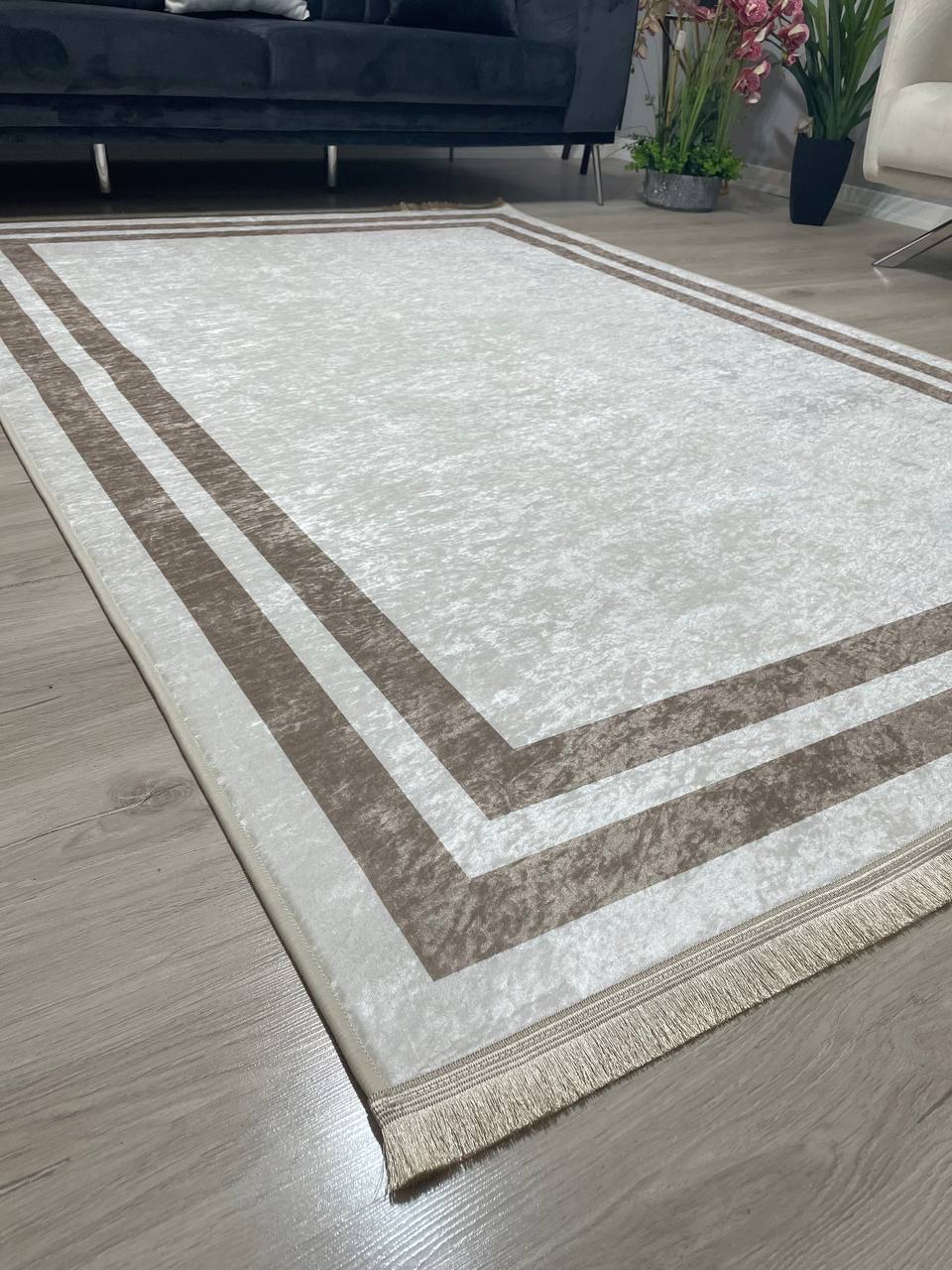 FRAME BEJ - Kaymaz Deri Taban Makinede Yıkanabilir Salon Oturma Odası Mutfak Halısı